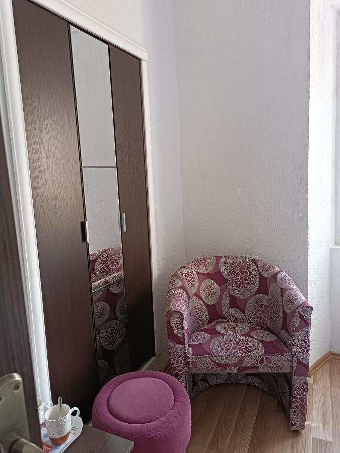 Nova Dvokrevetna Soba Sa Dva Odvojena Kreveta I Zajednickim Kupatilom Hotel Kotor Exterior foto
