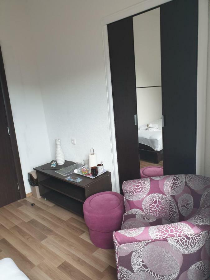 Nova Dvokrevetna Soba Sa Dva Odvojena Kreveta I Zajednickim Kupatilom Hotel Kotor Exterior foto